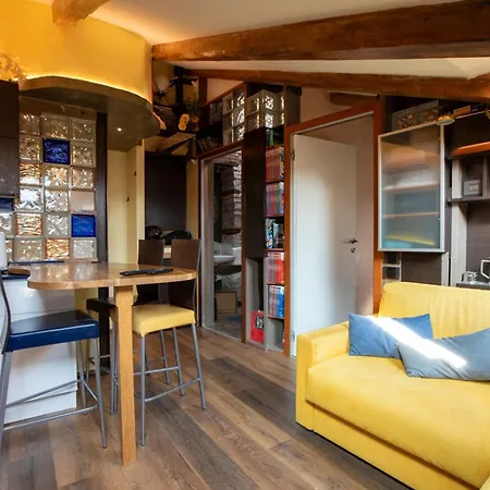 Sky Nido- Mansardato In Centro Storico Apartment