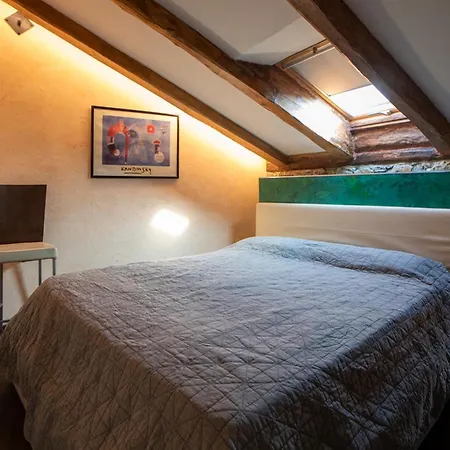 Sky Nido- Mansardato In Centro Storico Triest